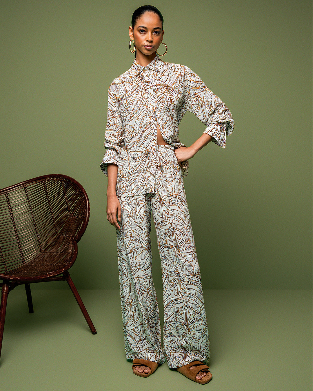 CAMISA LEAF MADRE REINA SEDA EST. LEAF