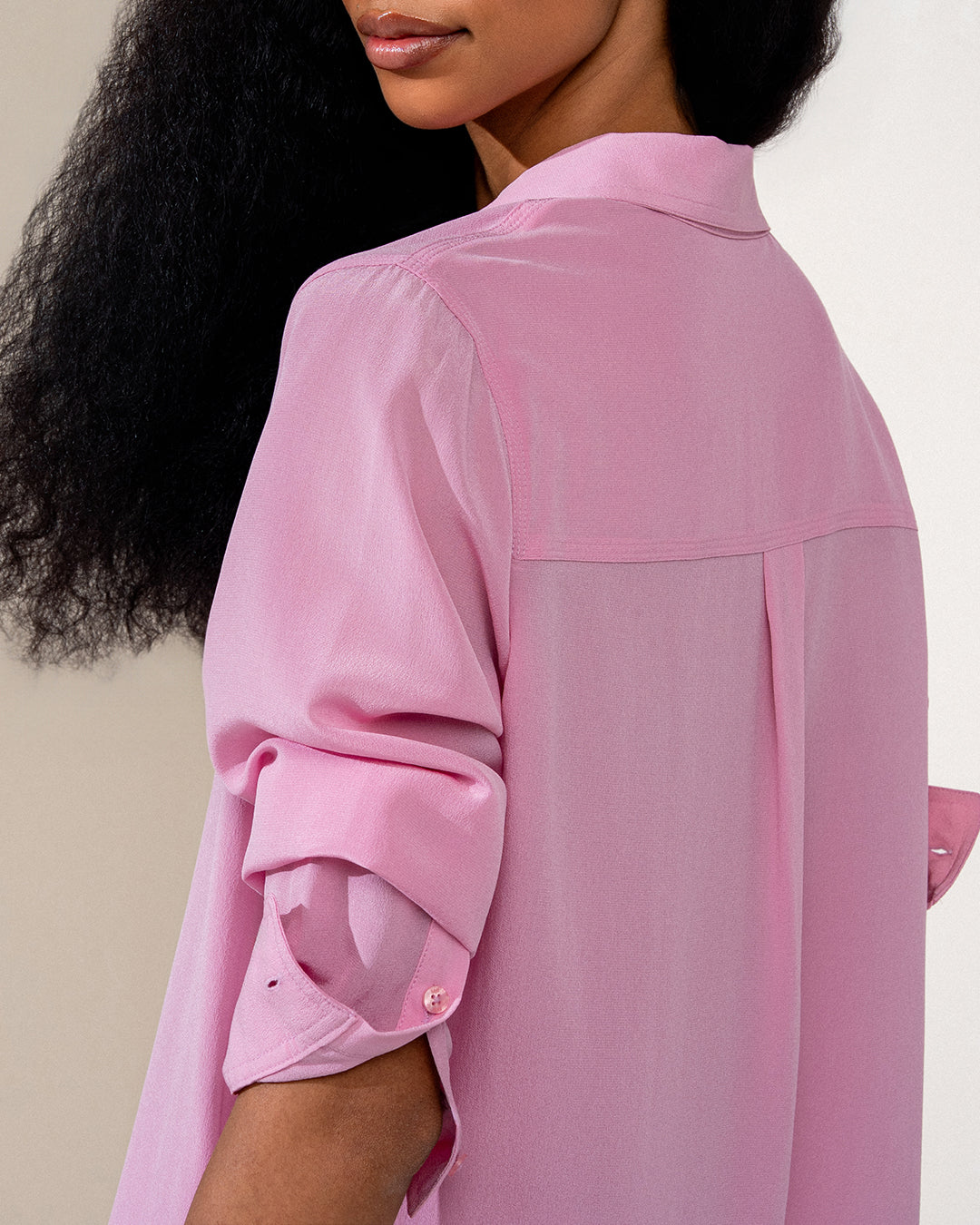 CAMISA CLÁSSICA PESPONTO MADRE REINA SEDA ROSA TULIPA