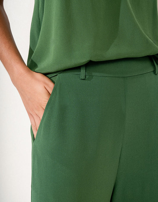 CALÇA CLÁSSICA MADRE REINA SEDA VERDE FOLHA