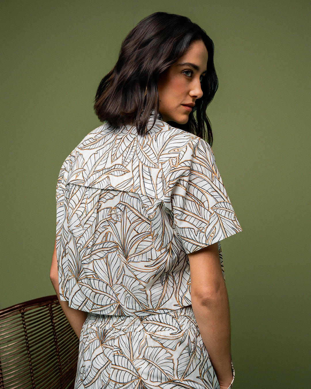 CAMISA LEAF MANGA CURTA MADRE REINA SEDA EST. LEAF