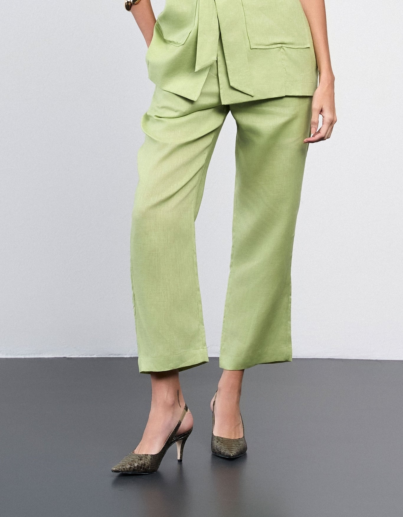 CALÇA ANNA MADRE REINA LINHO VERDE SHADOW