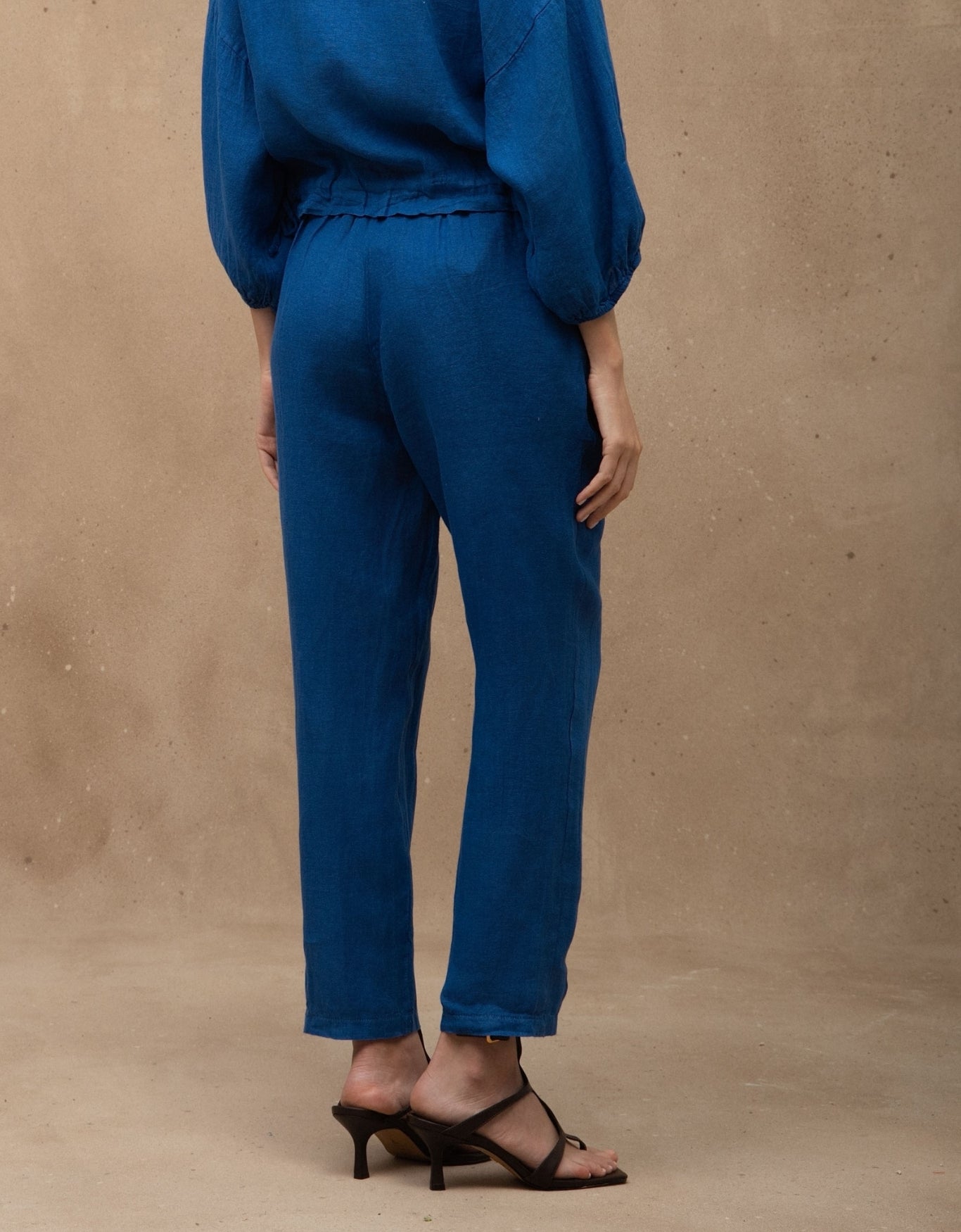 CALÇA EDUARDA MADRE REINA LINHO AZUL MESQUITA