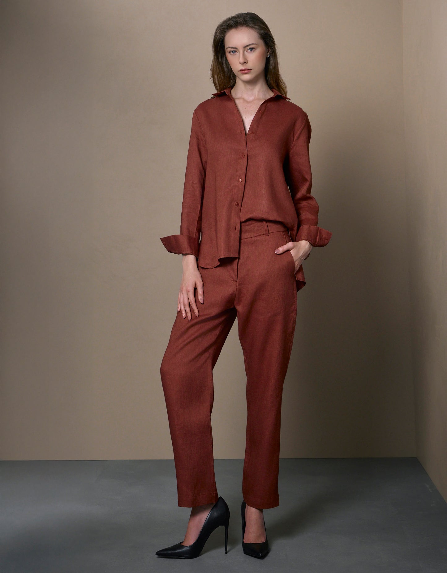 CAMISA ANNA MADRE REINA LINHO CANELA