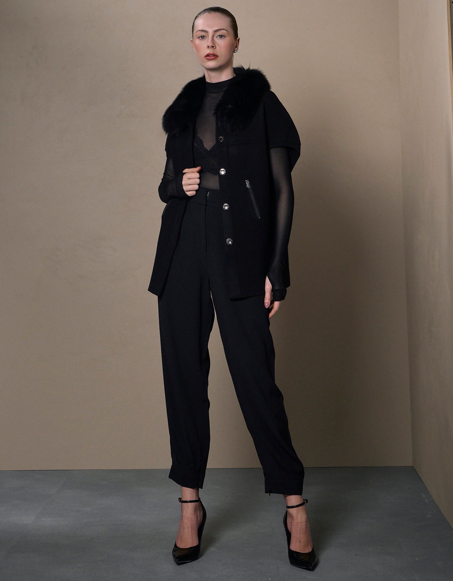 CASACO FOX LONGO MADRE REINA TRICOT COM PELE PRETO