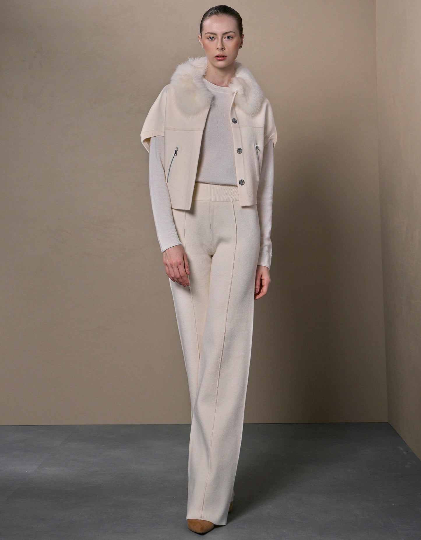 CASACO FOX MADRE REINA TRICOT COM PELE OFF WHITE