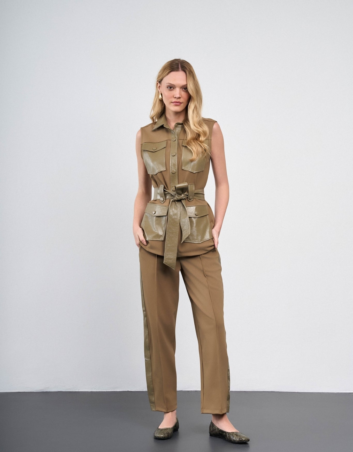 COLETE MADRE REINA COURO COM MALHA GREIGE