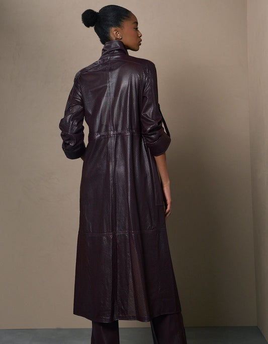 TRENCH COAT VIRGINIA PERFURO MADRE REINA COURO BERINJELA