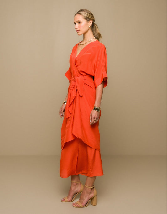 VESTIDO SIMONE MADRE REINA SEDA LARANJA PITANGA