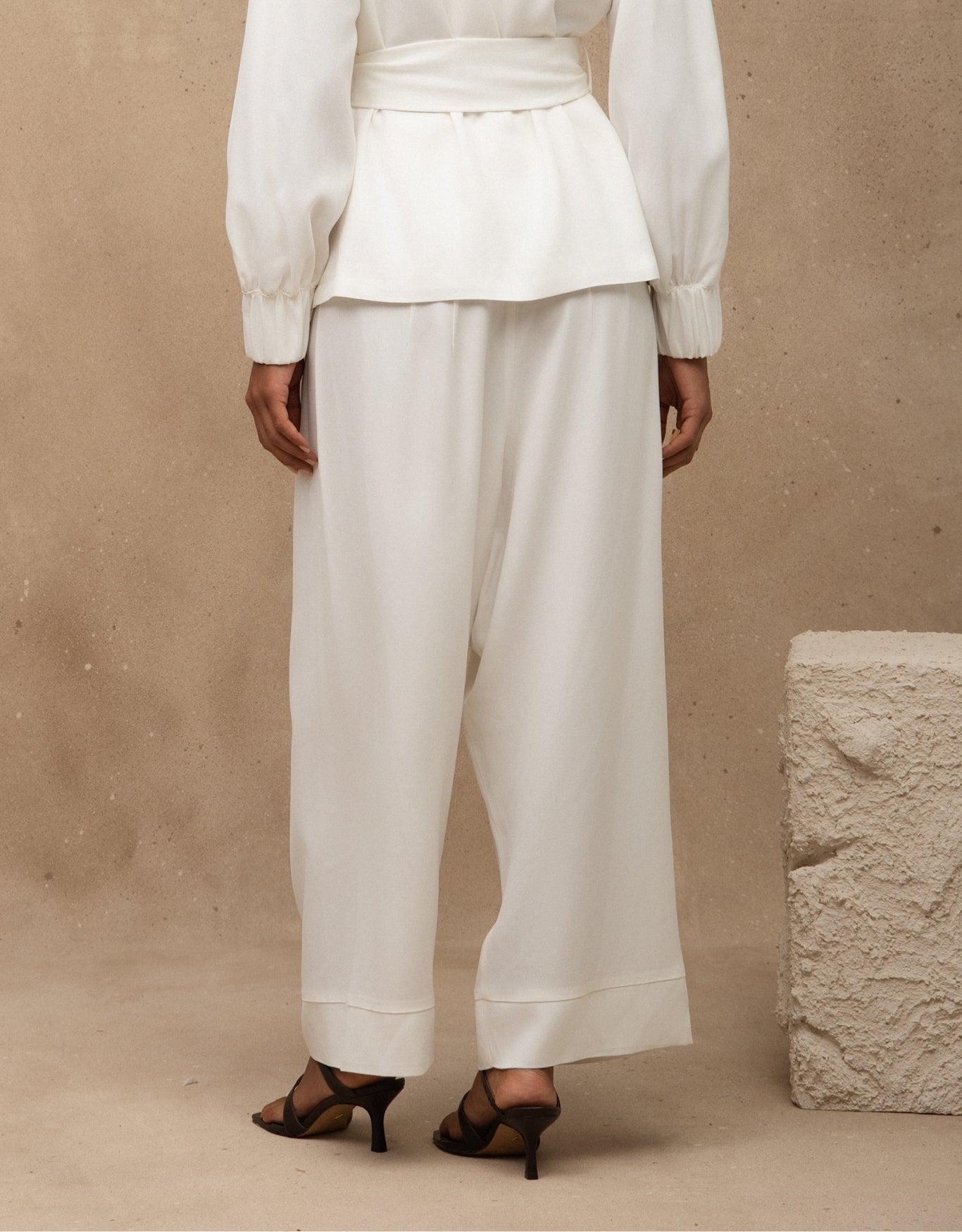 CALÇA LARA MADRE REINA ALFAIATARIA OFF WHITE