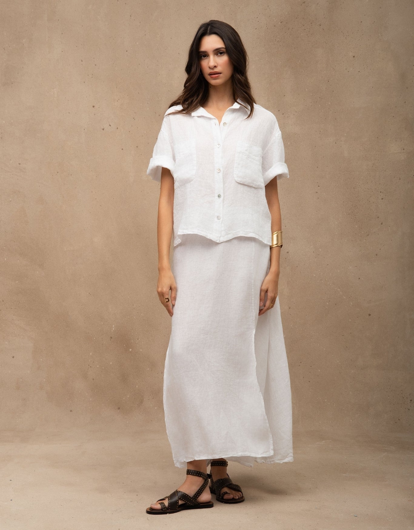 CAMISA BOLSOS MADRE REINA LINHO BRANCO