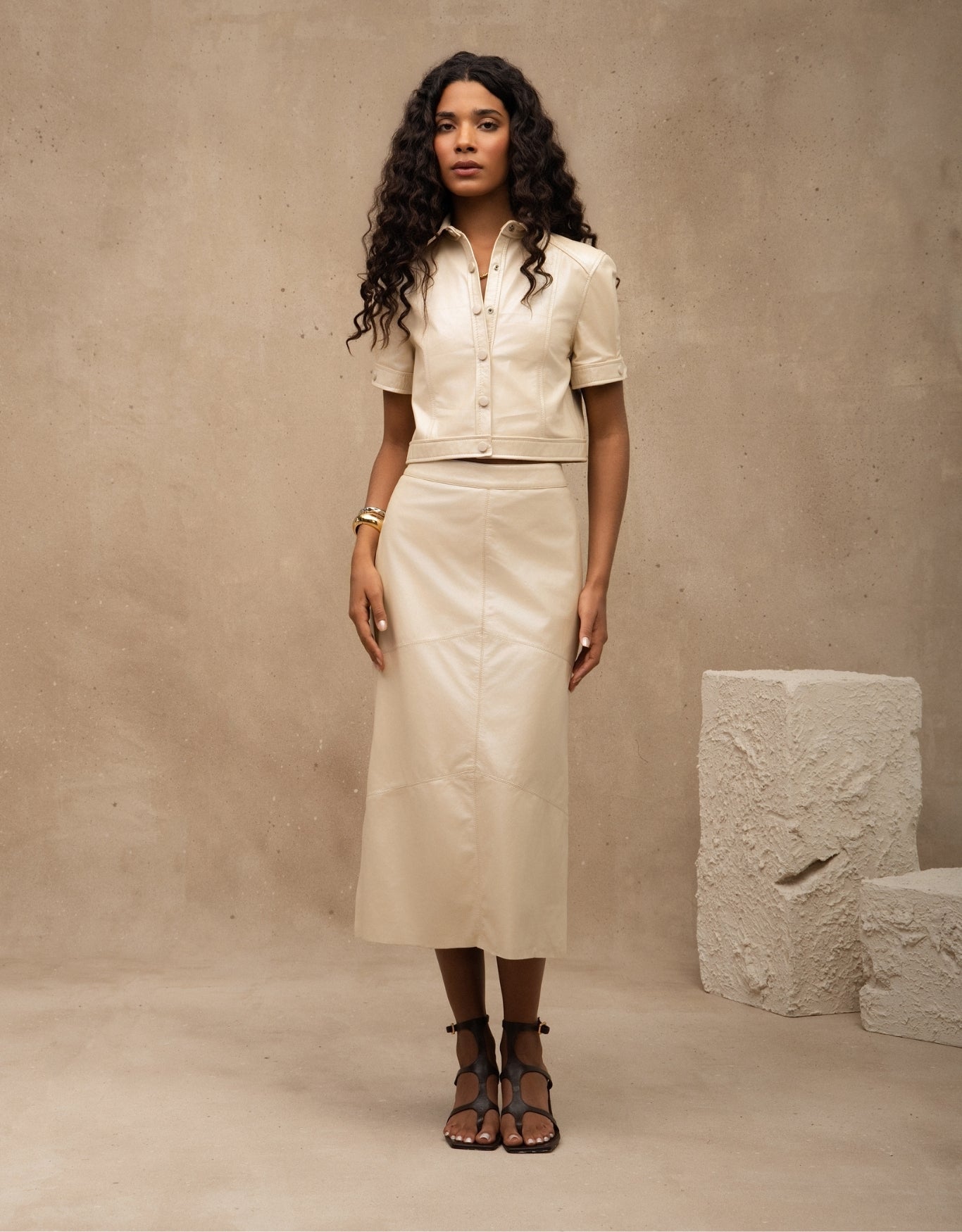 CAMISA CECÍLIA MADRE REINA COURO NEW PÉROLA