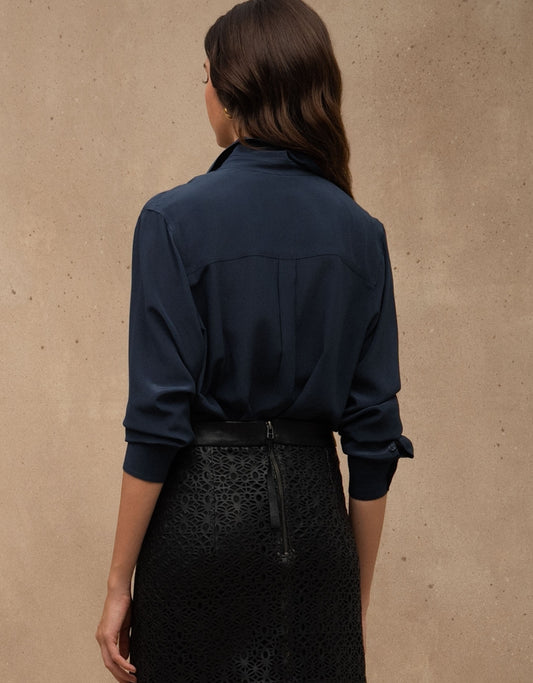 CAMISA CLÁSSICA PESPONTO MADRE REINA SEDA AZUL MARINE