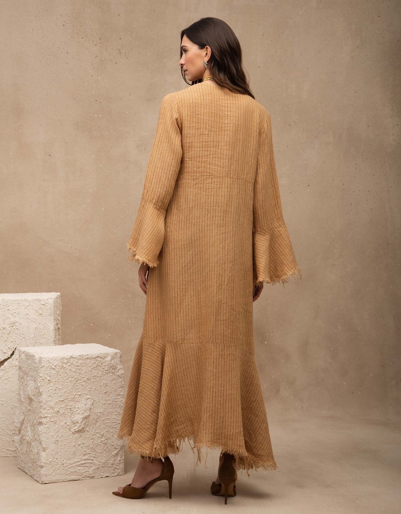 CHEMISE CLASSIC MADRE REINA LINHO CAQUI RISCA DE GIZ