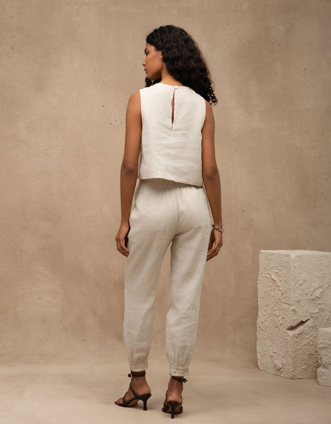 REGATA LIVIA MADRE REINA LINHO AREIA