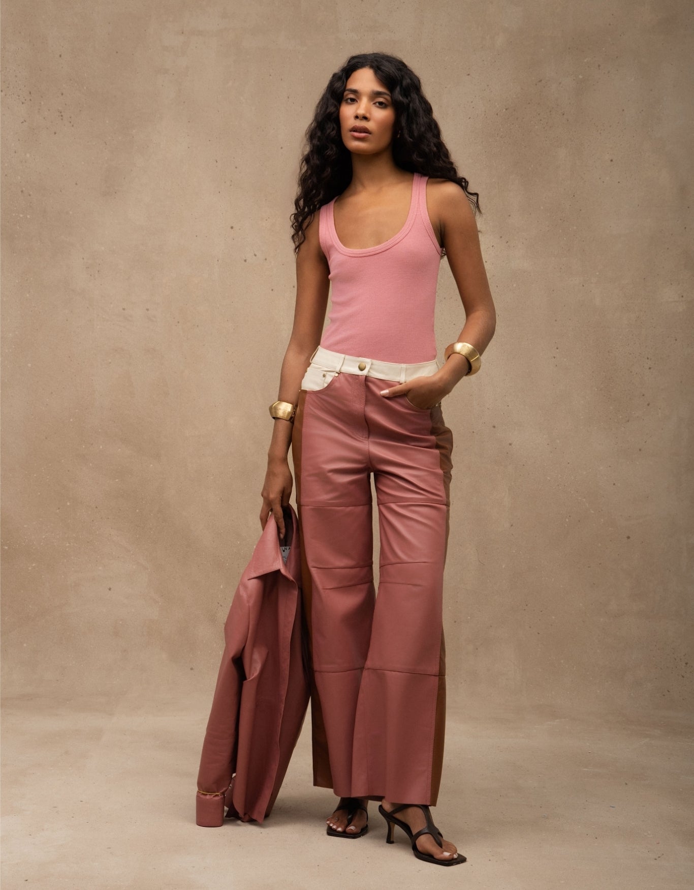 REGATA MADRE REINA ROSA ROMÃ