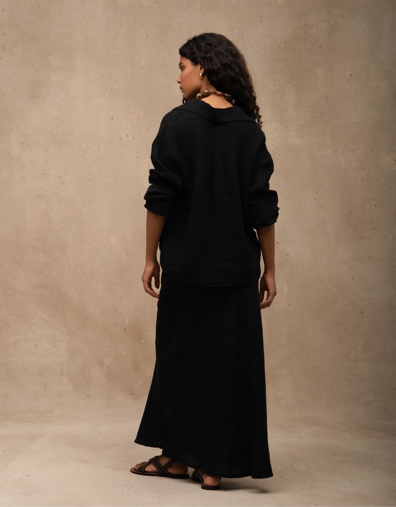 SAIA ALICE MADRE REINA LINHO PRETO