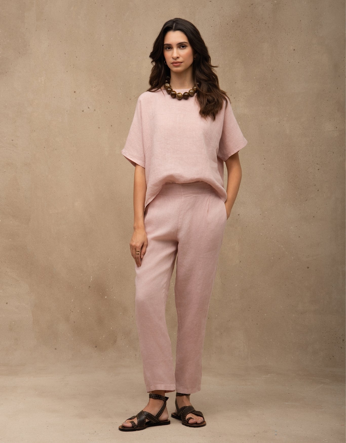 T-SHIRT CLASSIC LINEN MADRE REINA LINHO ROSA PÓ