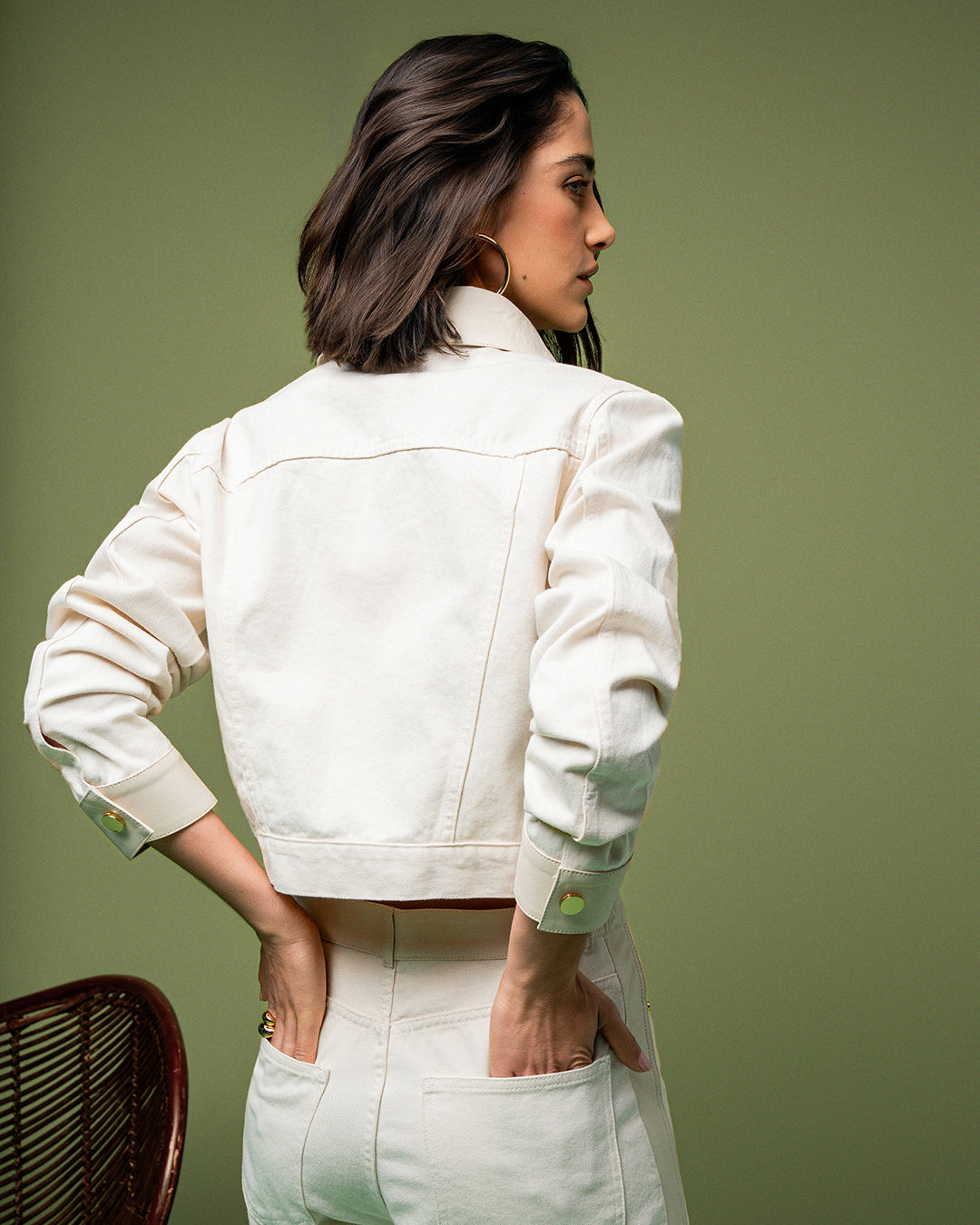 JAQUETA LARI MADRE REINA JEANS COM COURO WHITE DENIM/CREMA