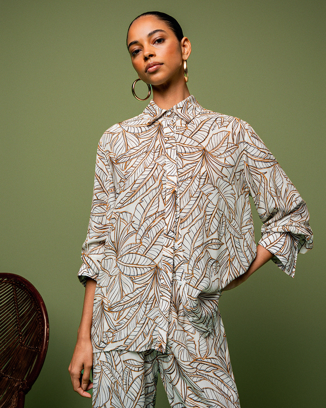 CAMISA LEAF MADRE REINA SEDA EST. LEAF
