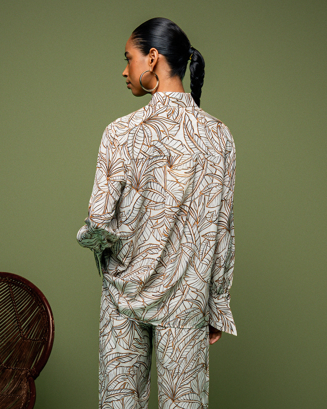 CAMISA LEAF MADRE REINA SEDA EST. LEAF
