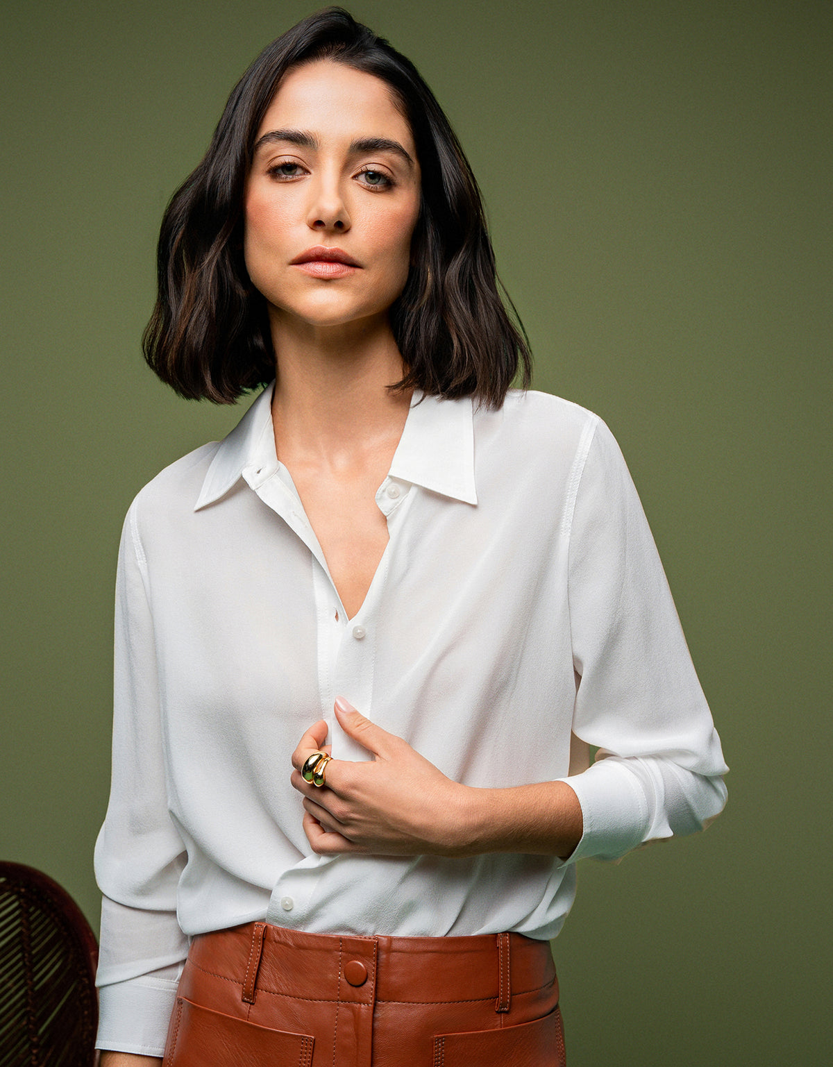 CAMISA CLÁSSICA PESPONTO MADRE REINA SEDA OFF WHITE