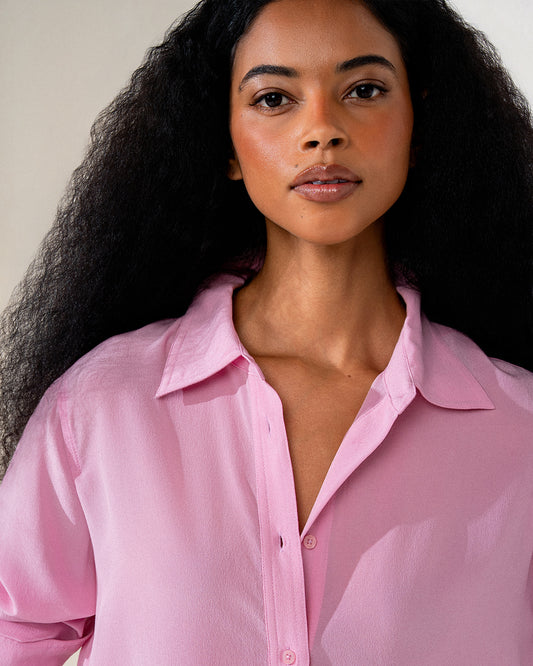 CAMISA CLÁSSICA PESPONTO MADRE REINA SEDA ROSA TULIPA