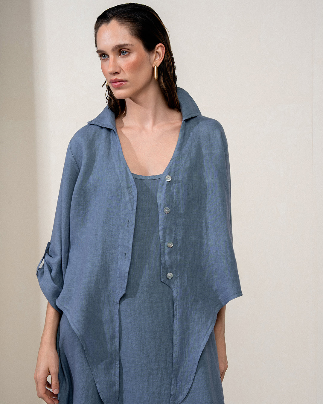 CAMISA LUISA AMARRAÇÃO MADRE REINA LINHO AZUL SERENO