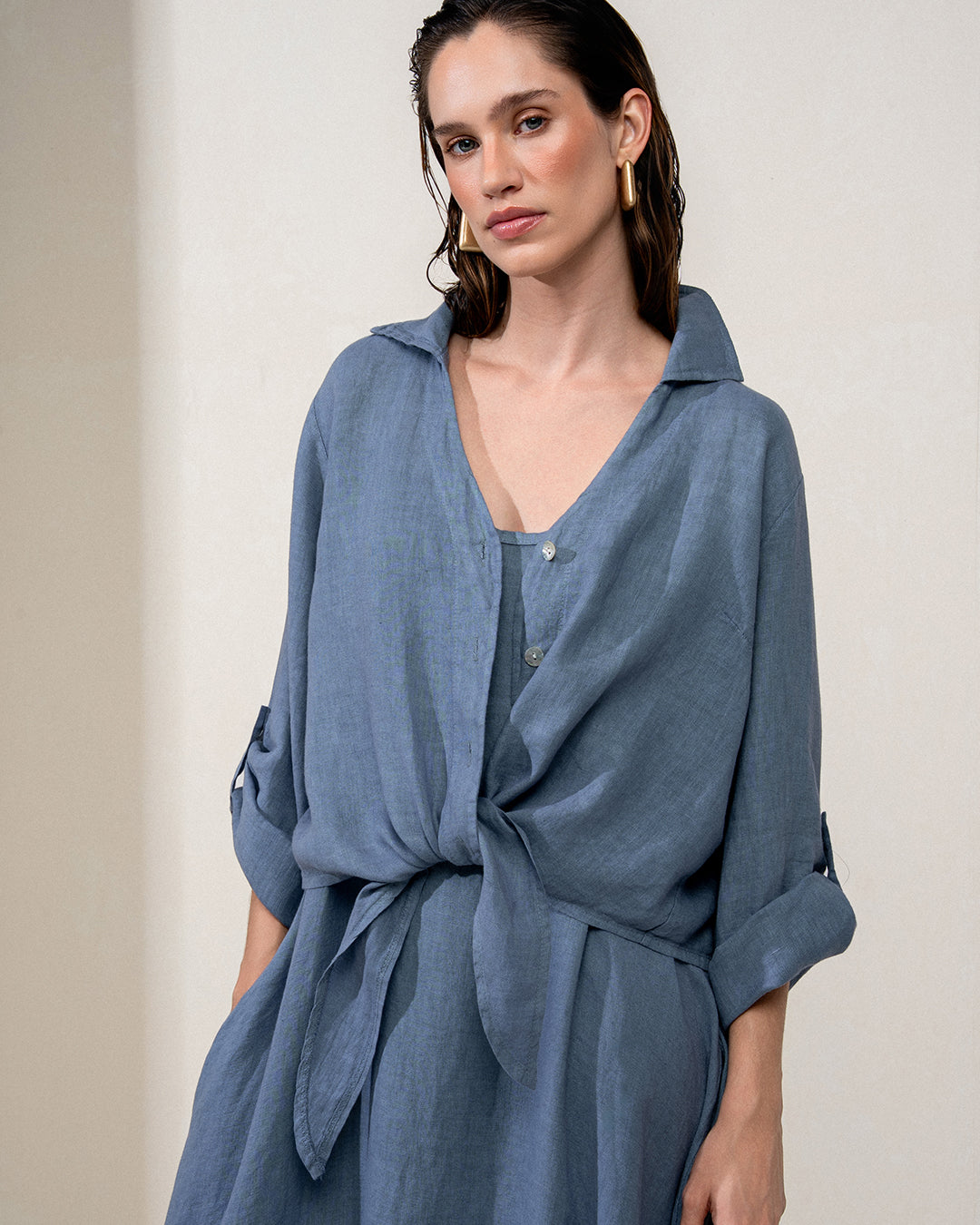 CAMISA LUISA AMARRAÇÃO MADRE REINA LINHO AZUL SERENO