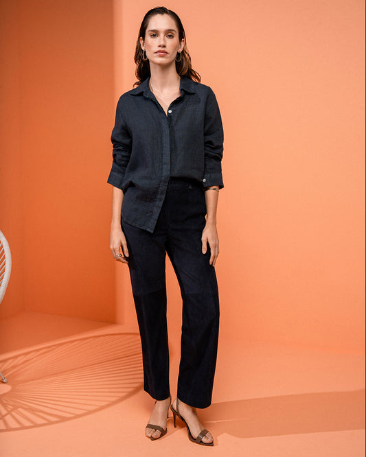 CALÇA LARISSA MADRE REINA COURO CHAMOIS AZUL MARINE