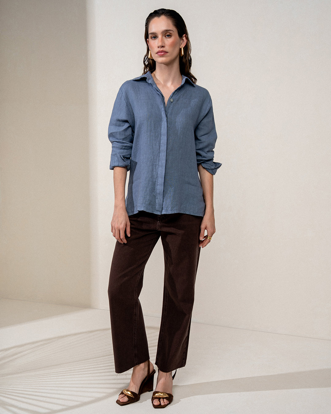CAMISA CLASSIC MADRE REINA LINHO AZUL SERENO