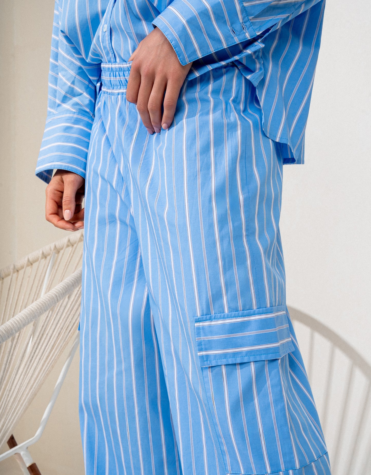 CALÇA LOLA MADRE REINA TRICOLINE LISTRAS AZUL