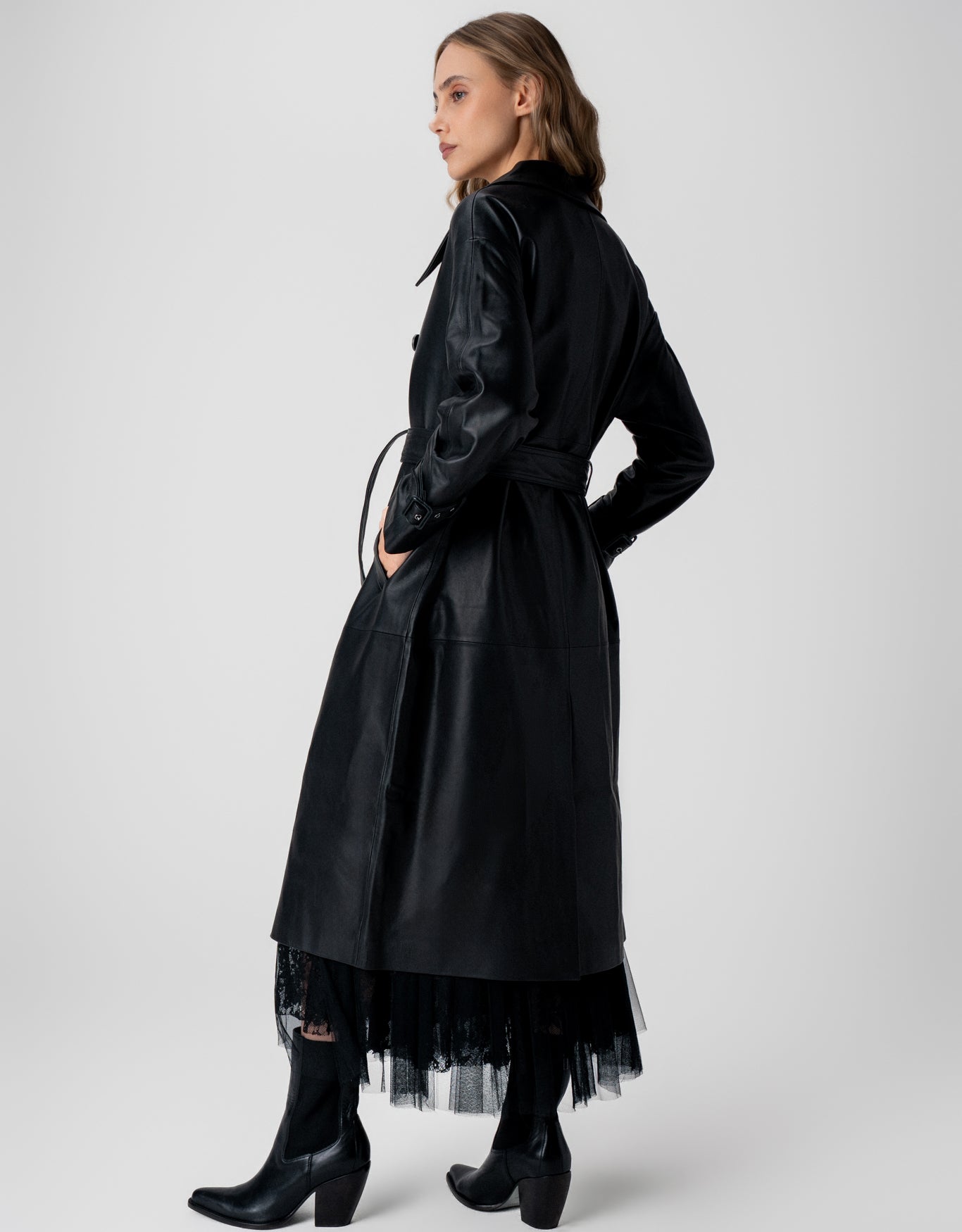 TRENCH COAT ANTONELLA MADRE REINA COURO PRETO