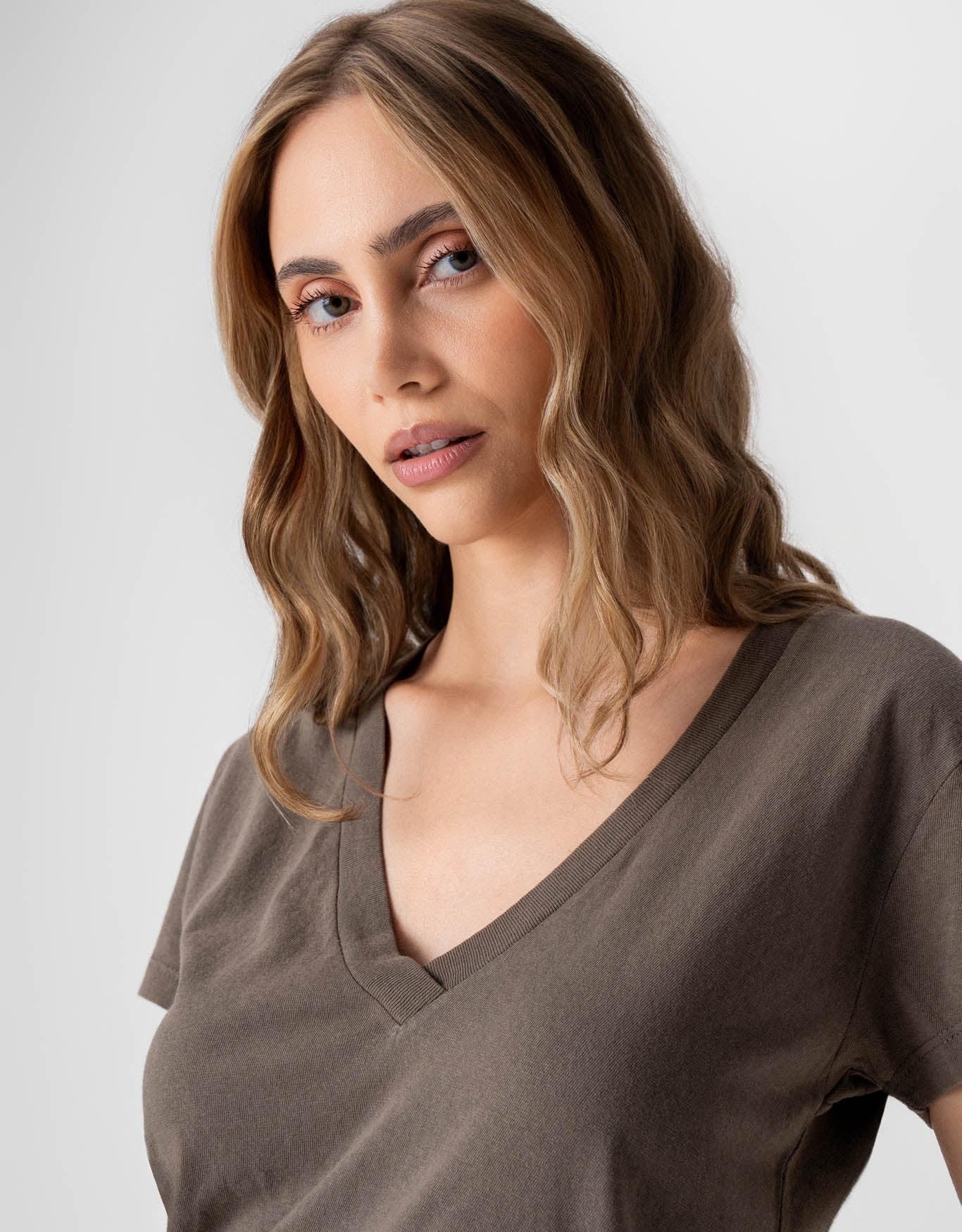 T-SHIRT BASIC MADRE REINA GREIGE