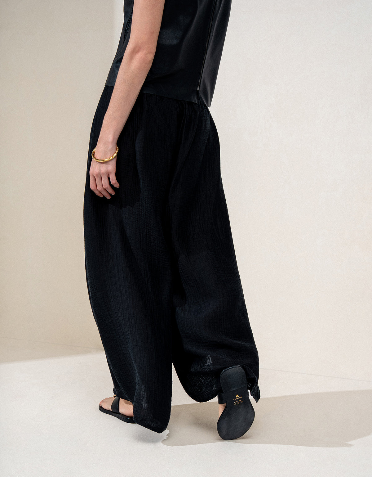 CALÇA PANTALONA LORENA MADRE REINA PRETO