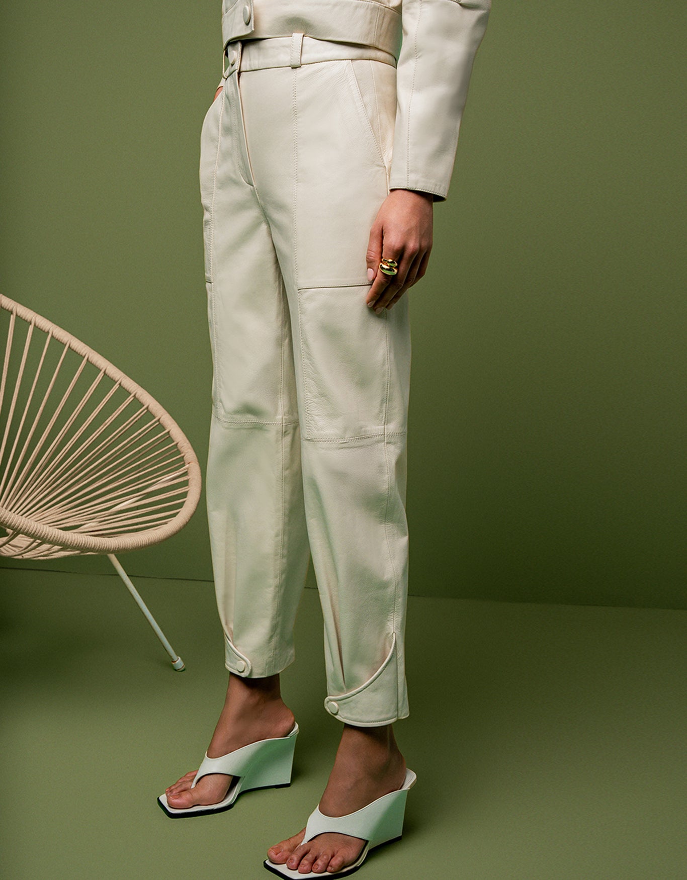 CALÇA EMILY MADRE REINA COURO CREMA