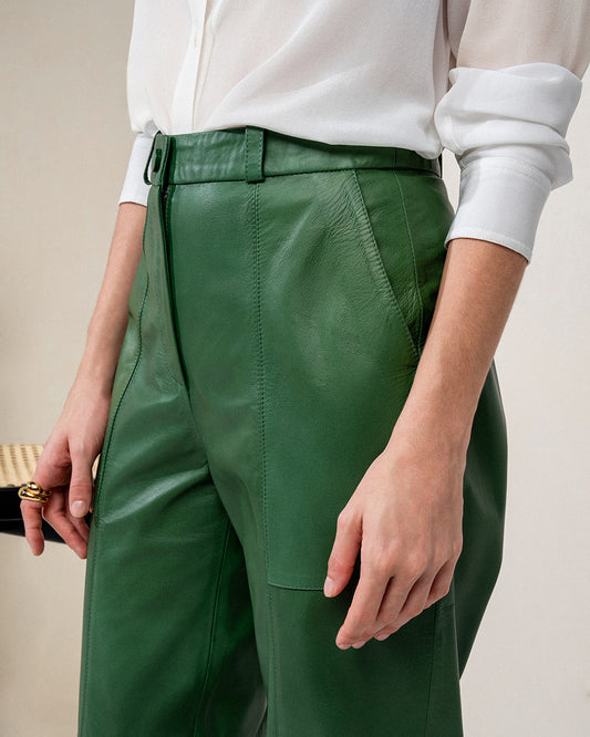 CALÇA EMILY MADRE REINA COURO VERDE FOLHA
