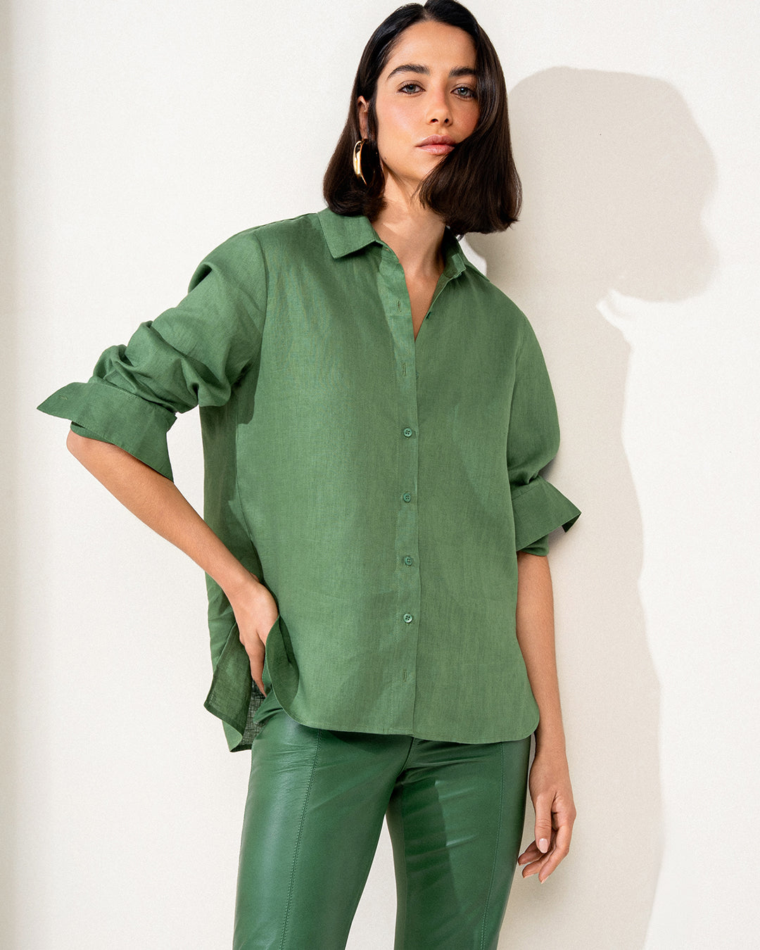 CAMISA ANNA MADRE REINA LINHO VERDE FOLHA