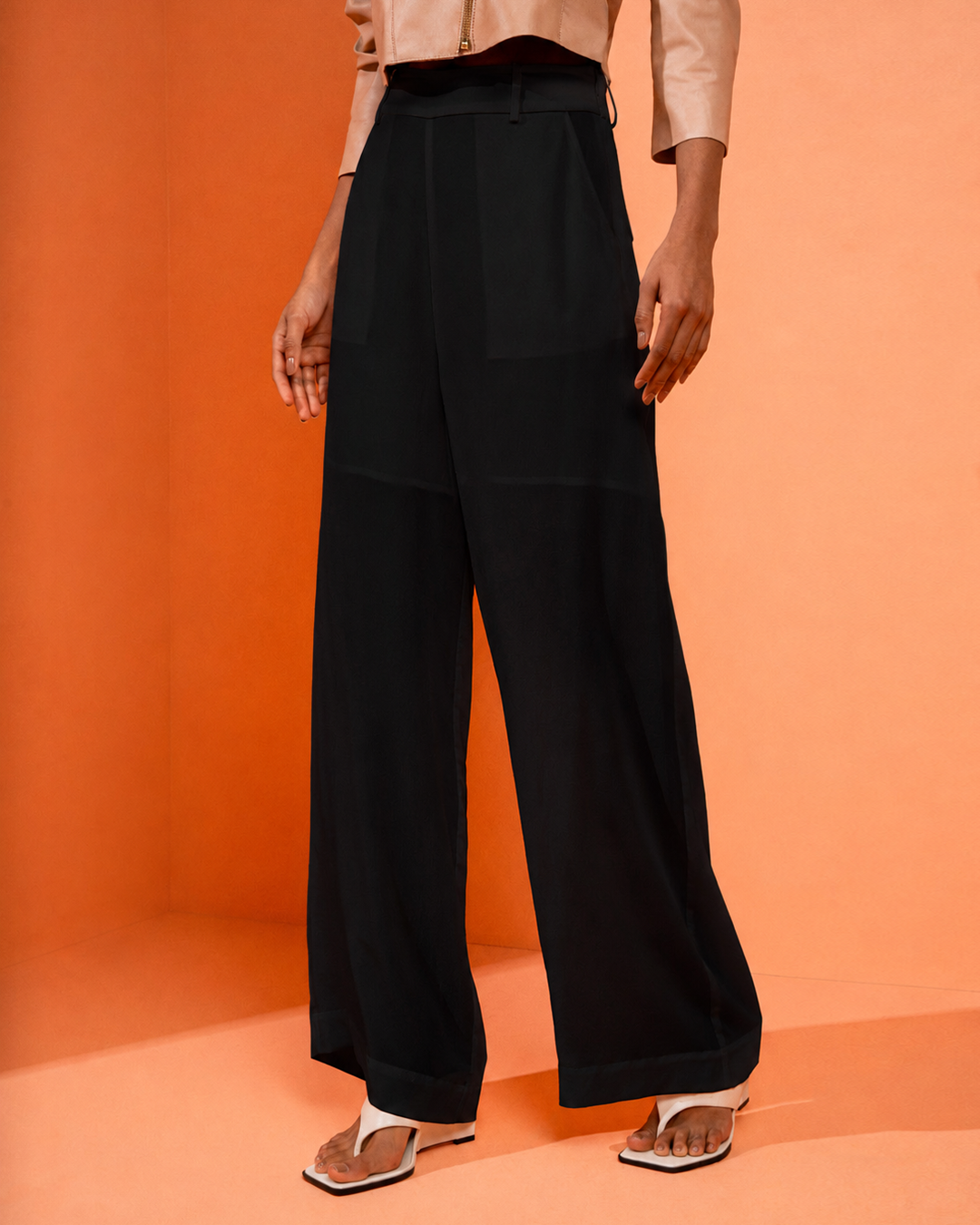 CALÇA CLÁSSICA MADRE REINA SEDA PRETO