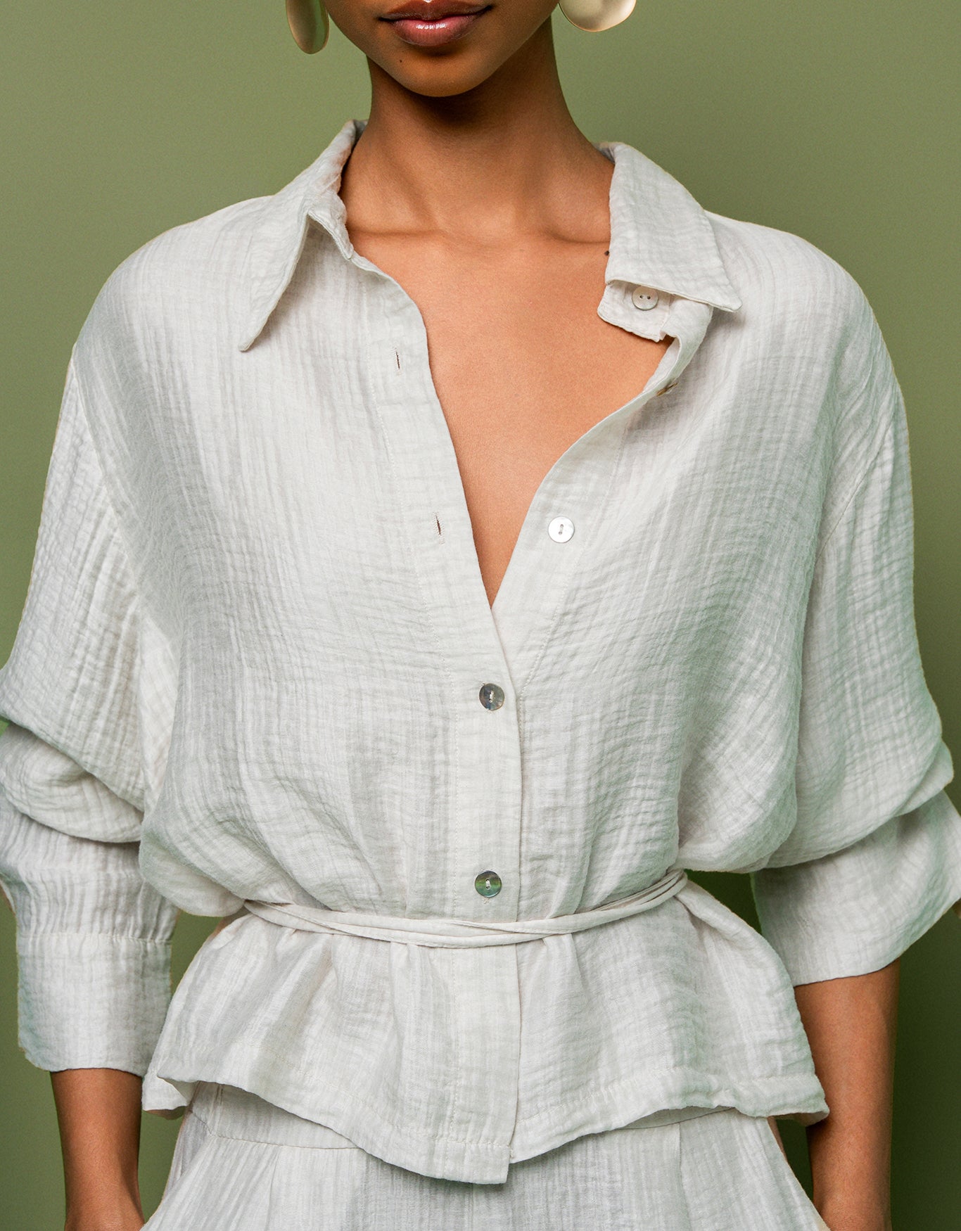 CAMISA LORENA MADRE REINA CREMA