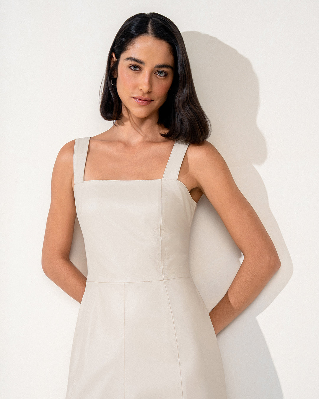 VESTIDO LAURA MADRE REINA COURO CREMA