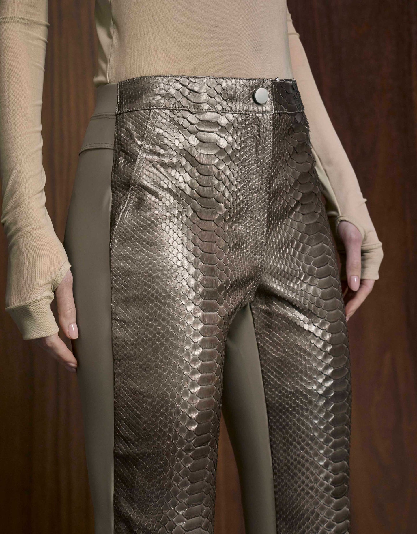 CALÇA PYTHON COM MALHA MADRE REINA COURO DEGRADE OMBRE FENDI/OFF WHITE