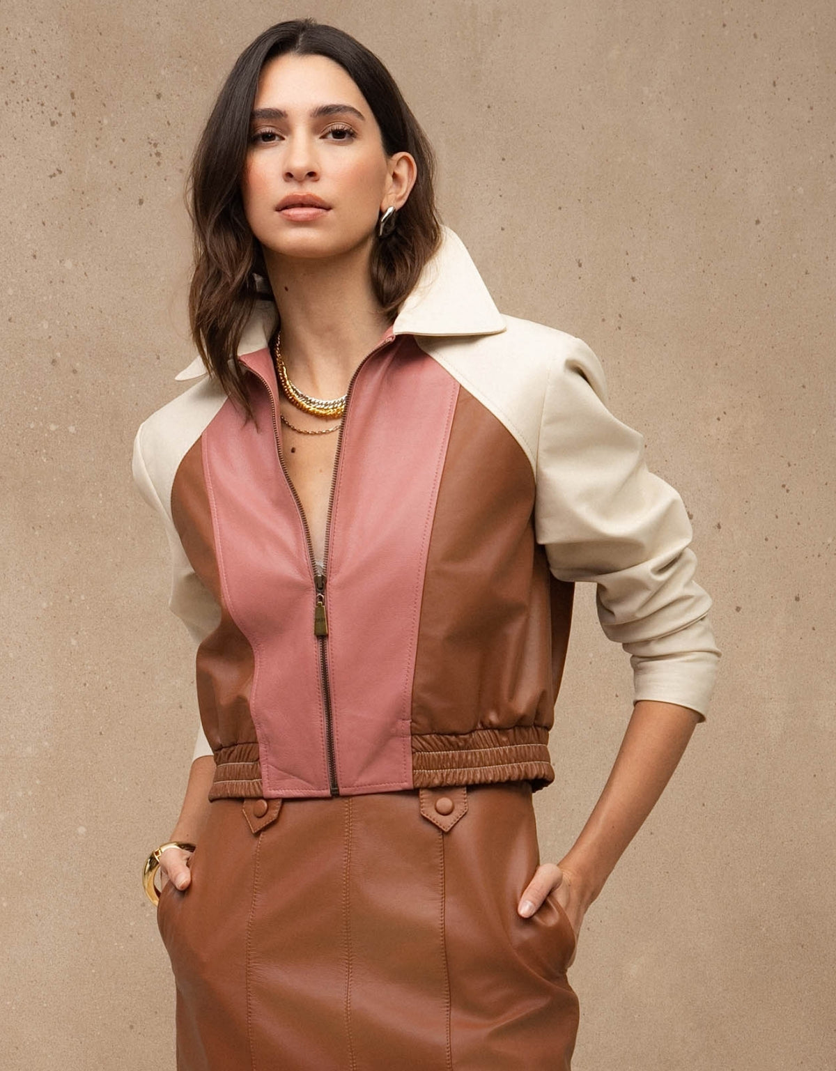 JAQUETA GAIA MADRE REINA COURO ROSA ROMÃ