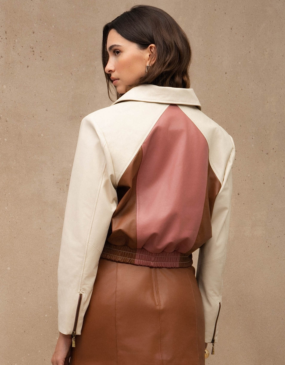 JAQUETA GAIA MADRE REINA COURO ROSA ROMÃ