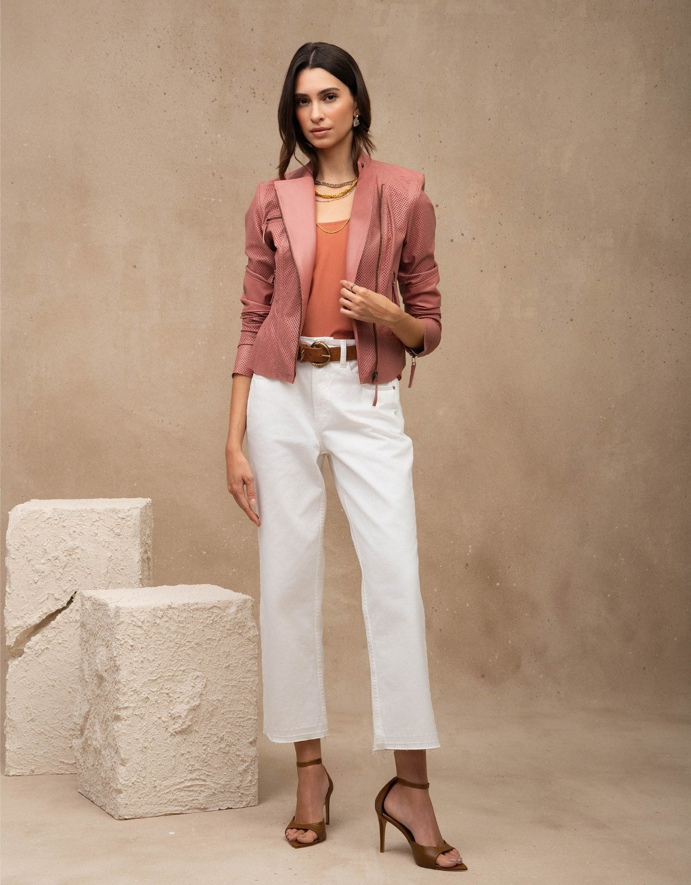 JAQUETA SUMMER MADRE REINA COURO ROSA ROMÃ