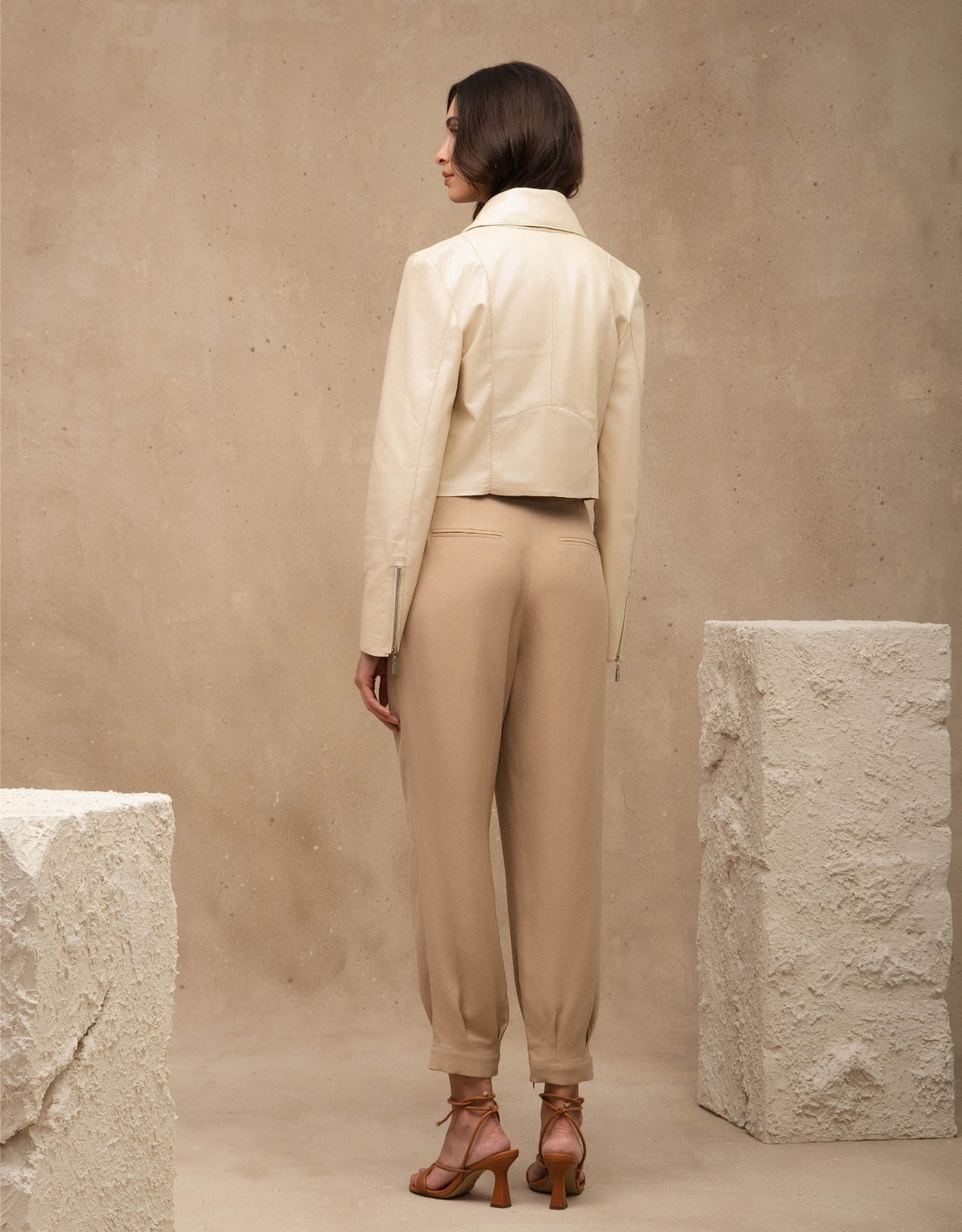 CALÇA MARIANA MADRE REINA ALFAIATARIA AREIA