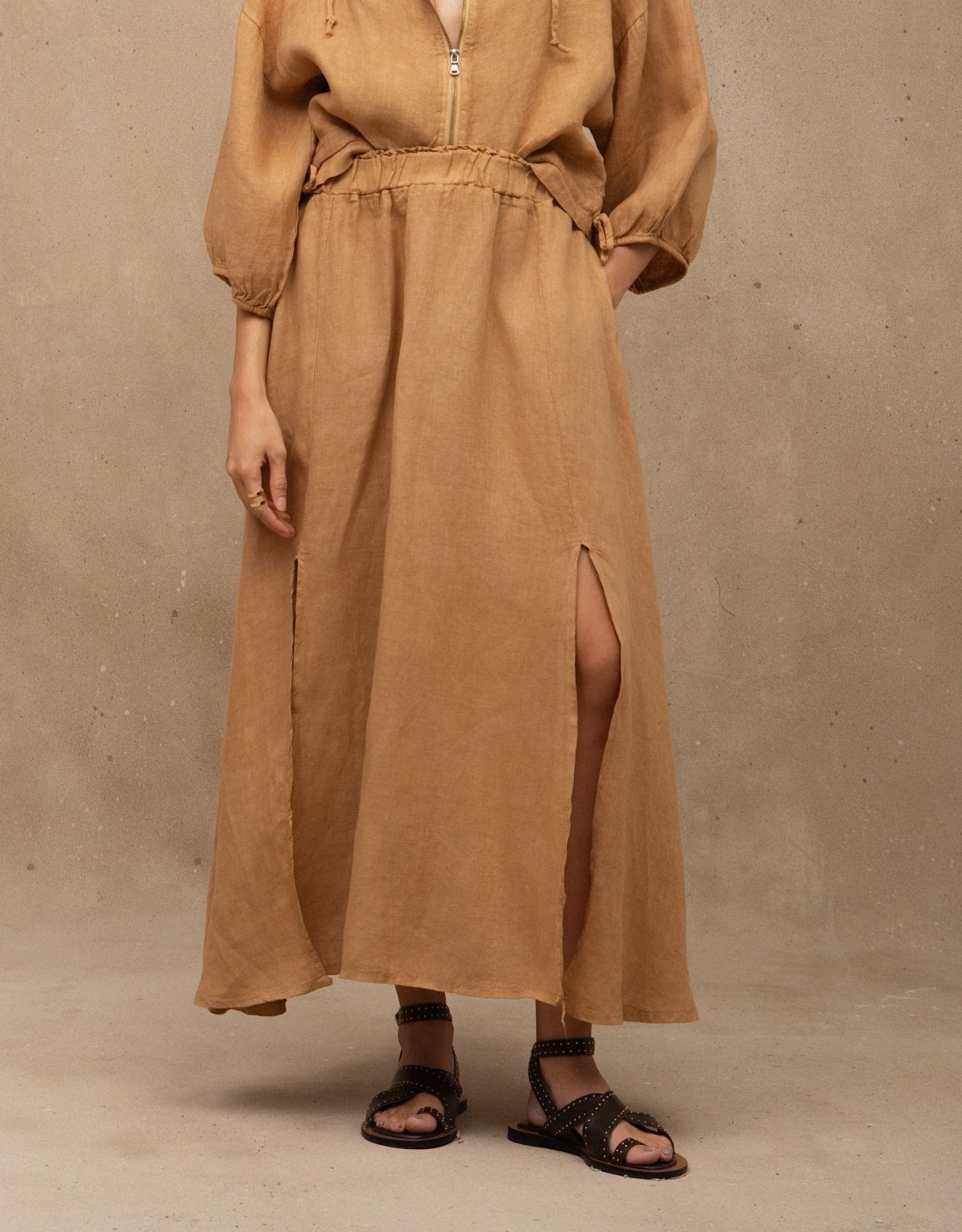 SAIA NINA MADRE REINA LINHO CAQUI