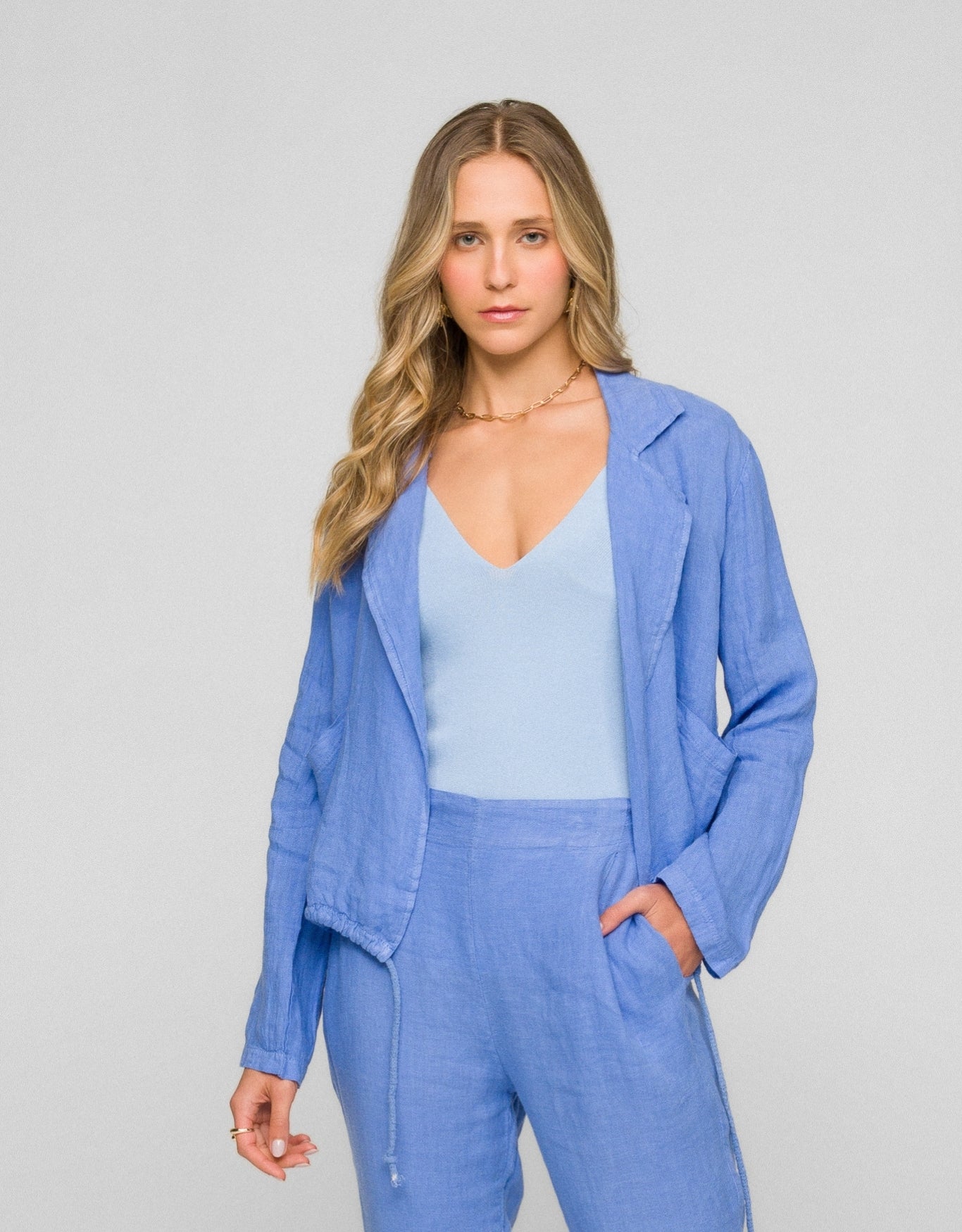 BLAZER EDUARDA MADRE REINA LINHO AZUL LAVANDA