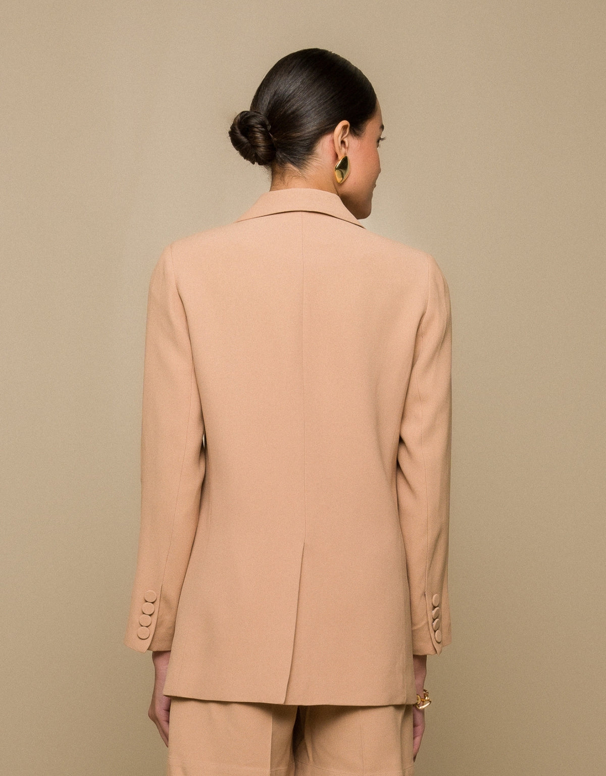 BLAZER HELOISA MADRE REINA CREPE PATOU AVELÃ