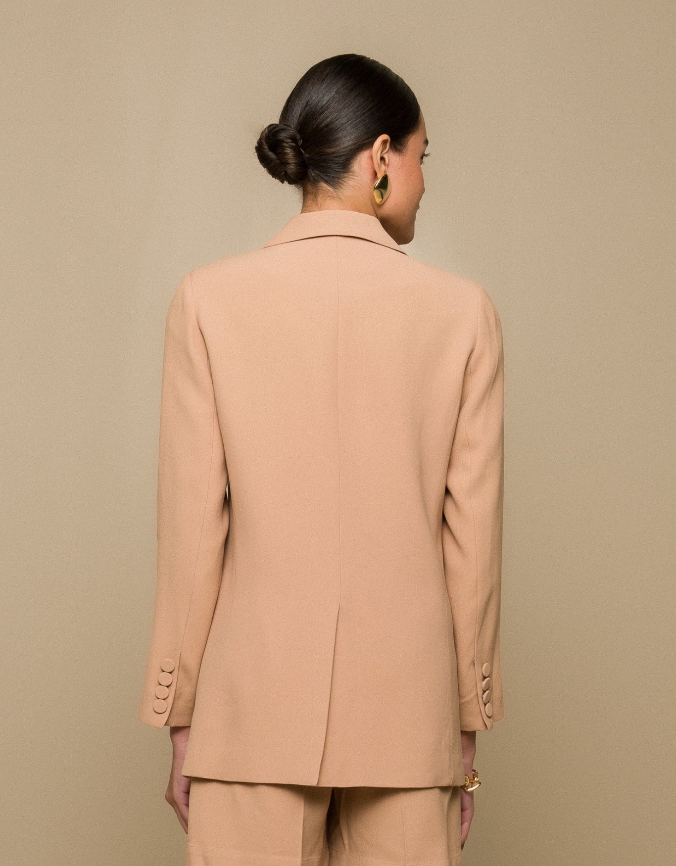 BLAZER HELOISA MADRE REINA CREPE PATOU AVELÃ