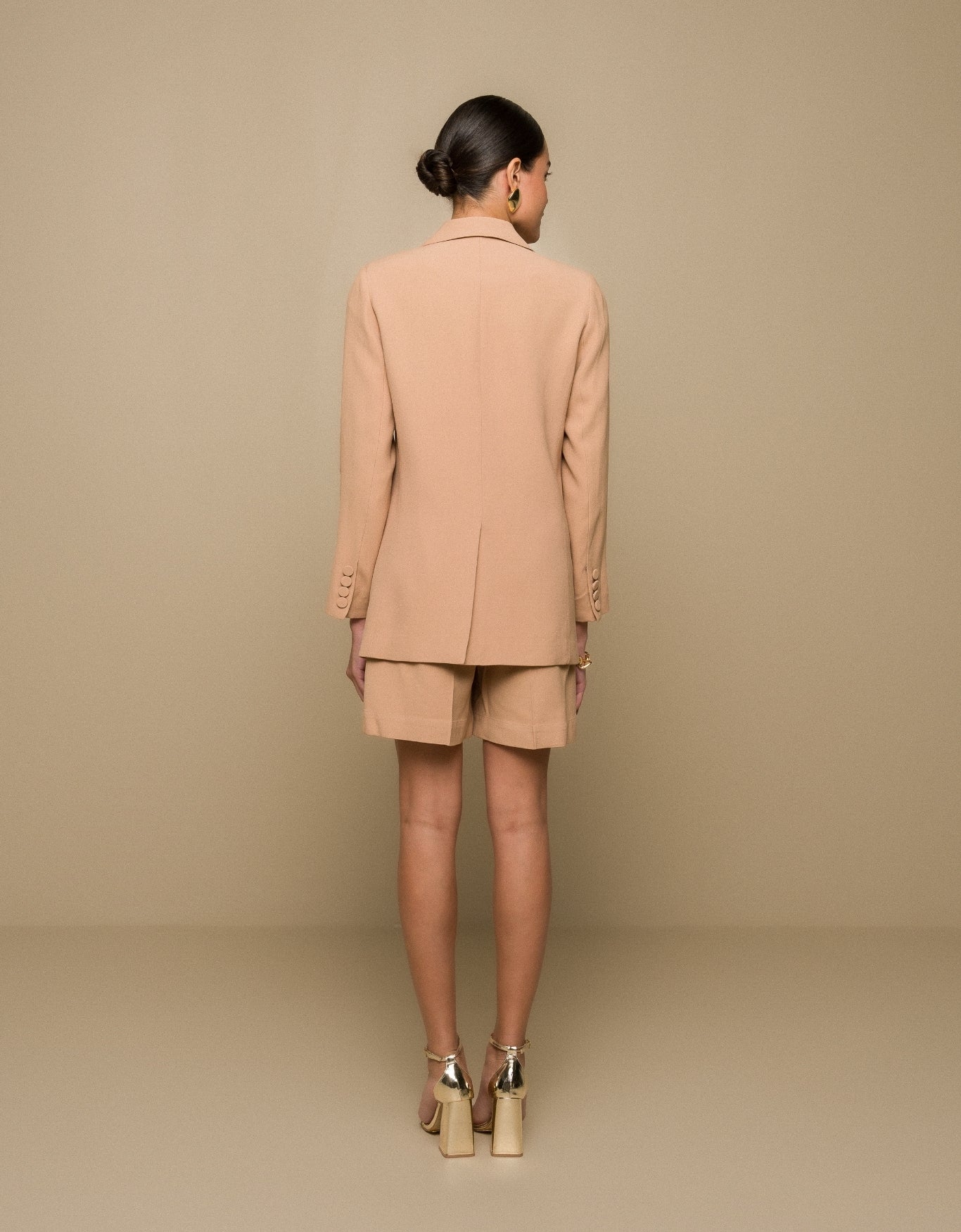 BLAZER HELOISA MADRE REINA CREPE PATOU AVELÃ